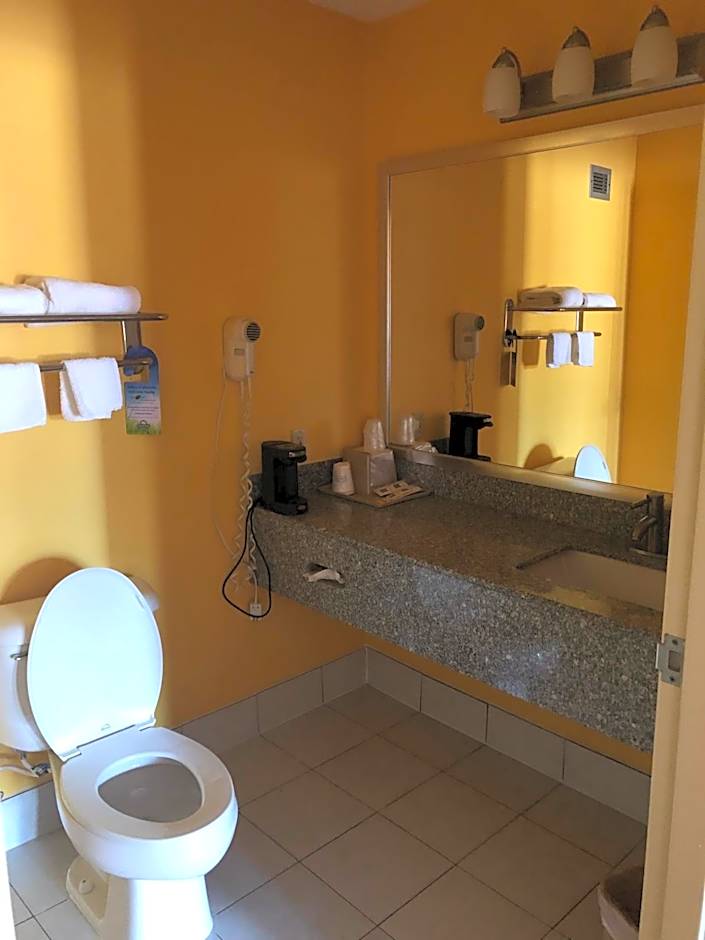 Days Inn by Wyndham Franklin