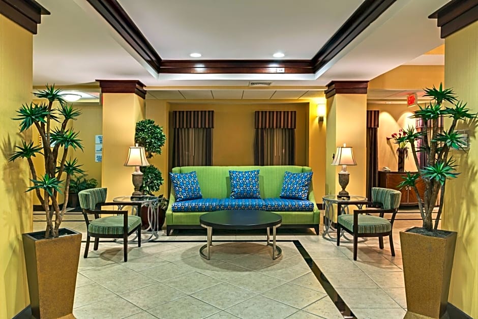 Holiday Inn Express Tower Center New Brunswick By IHG