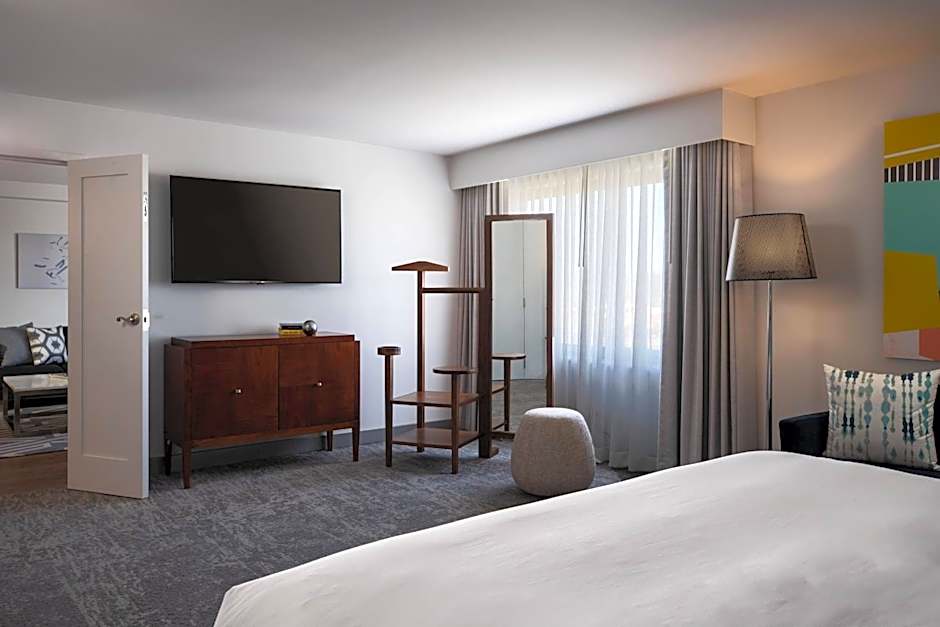 The Baronette Renaissance by Marriott Detroit-Novi Hotel