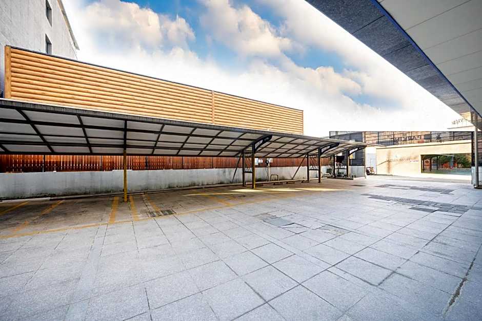 The 7 Business Hotel