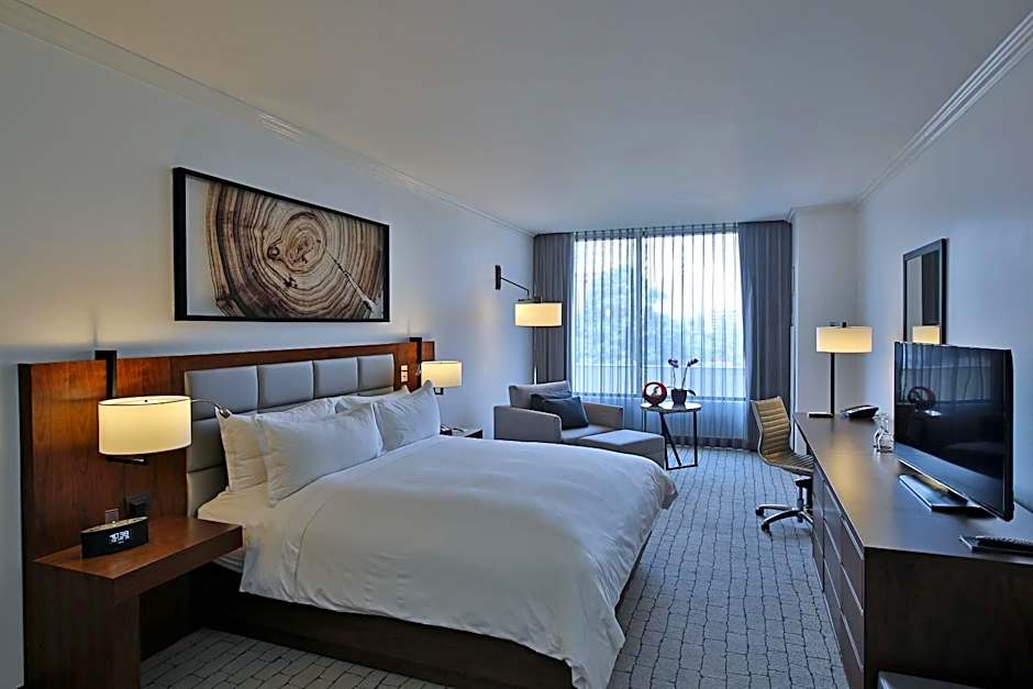 Photo 1 of 13 of Classic 1 King Bed