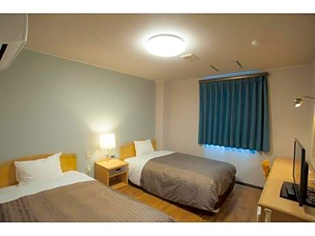 Twin Room - Non-Smoking