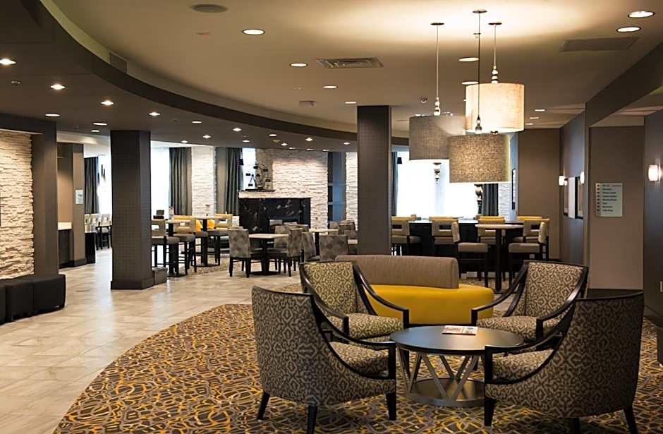 Holiday Inn Express and Suites Madison Central By IHG