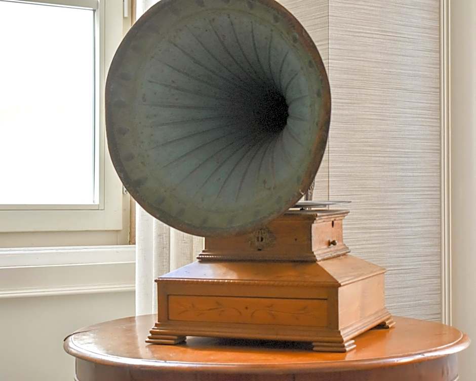 Universal Boutique Hotel