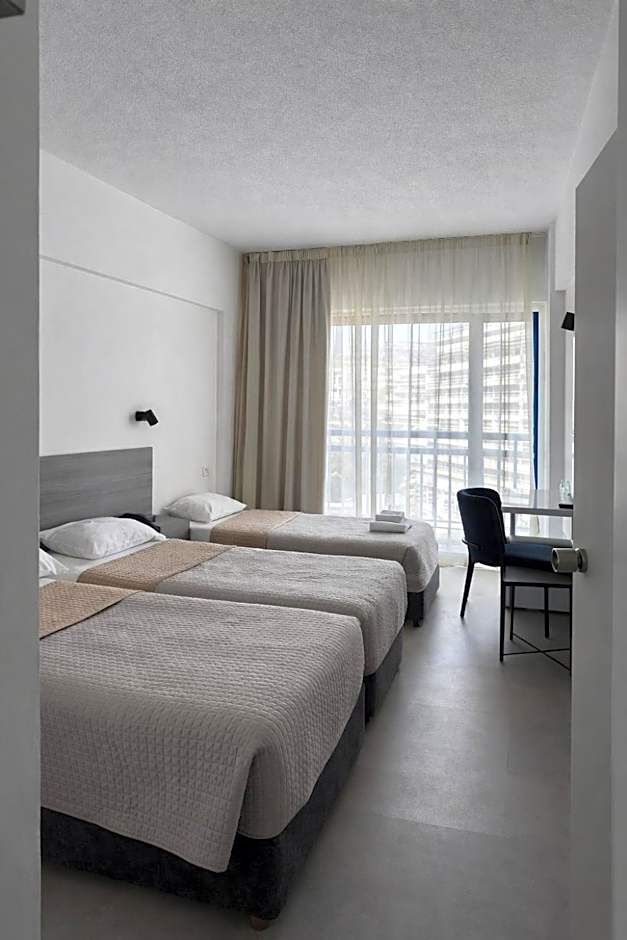 Navarria Hotel