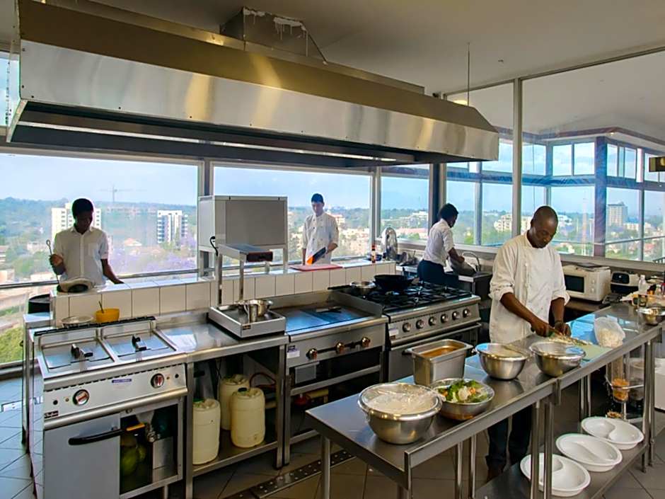 Cloud Hotel & Suites