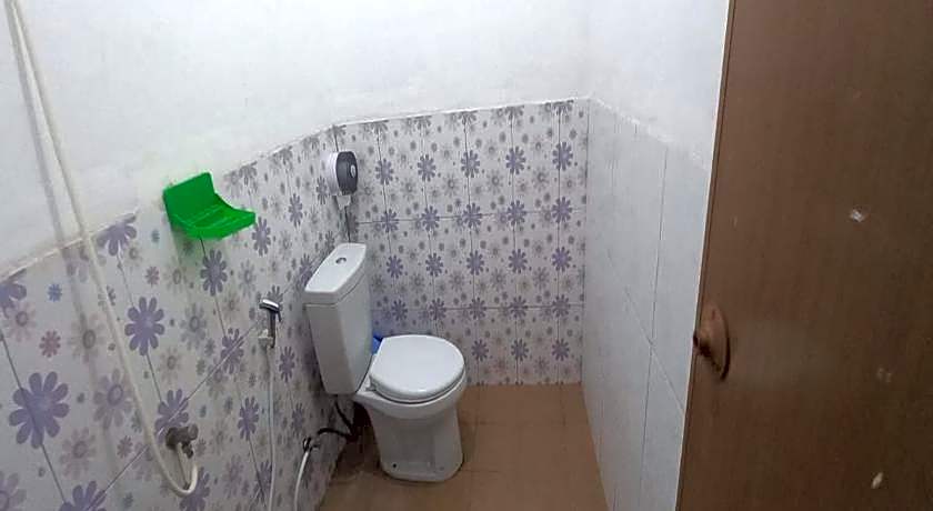 OYO 93769 Setia Budi Guest House 2