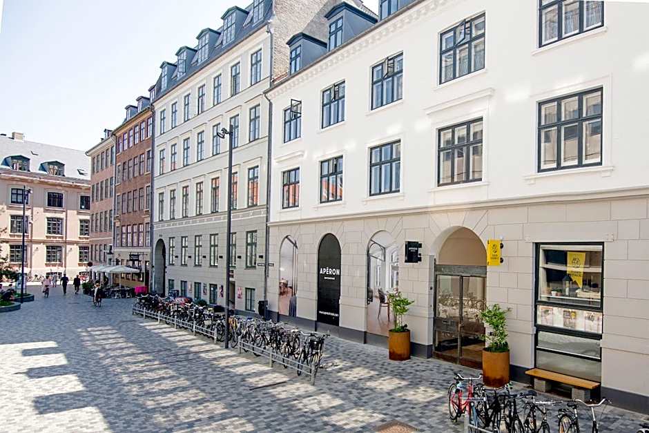 Apēron Apartment Hotel