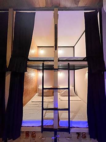 Bed in 8-Bed Mixed Dormitory Room