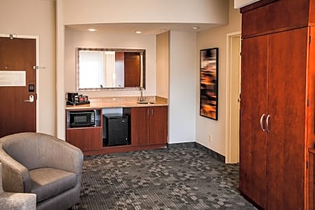 Suite, 1 Bedroom (2 Queen Beds and 1 Double Sofa Bed)