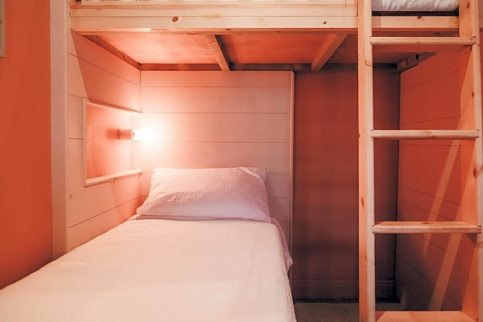 Deus Ex Machina Hotel