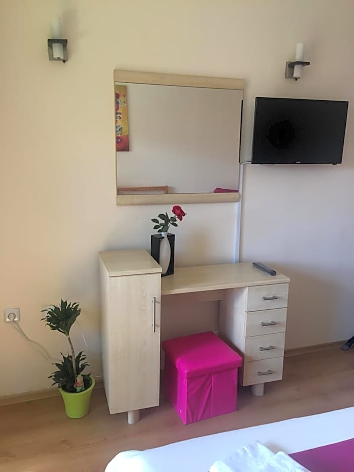 Cedar Lodge 3/4 Apartment Paradise