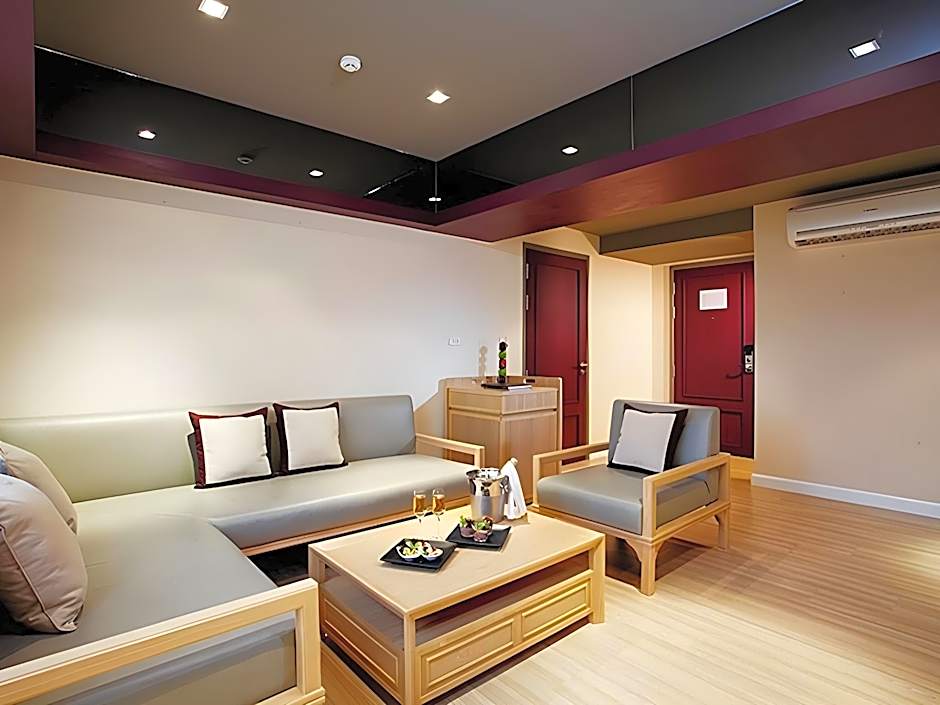 The Quarter Hualamphong by UHG - Close to Song Wat Road, Chinatown, Hua Lamphong Railway Station, Hua Lamphong MRT Station