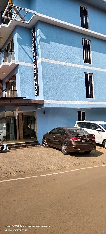 Treebo Supreme Grande