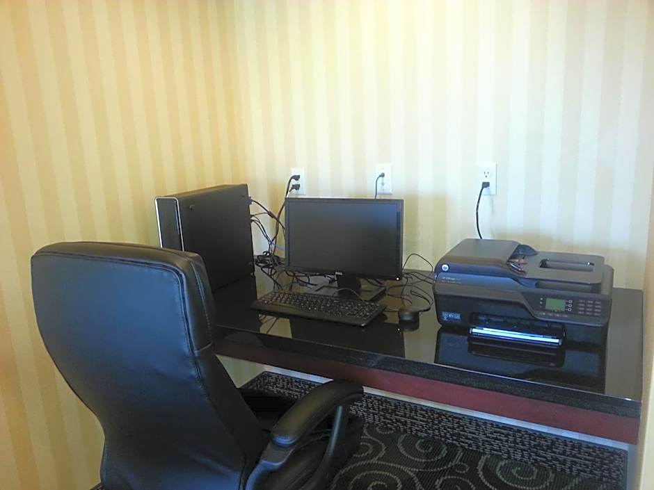 Cobblestone Inn & Suites - Bloomfield