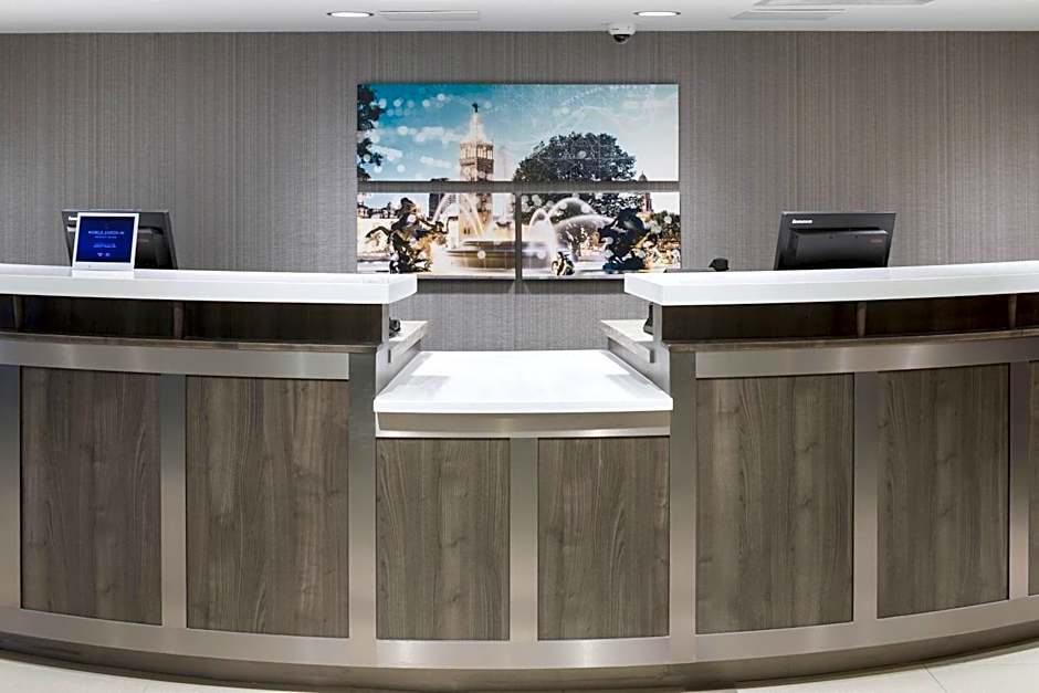 Residence Inn by Marriott Kansas City Country Club Plaza