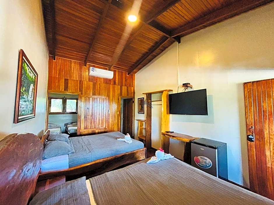 Hotel La Isla Inn