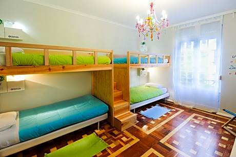 Quadruple Room with Private Bathroom