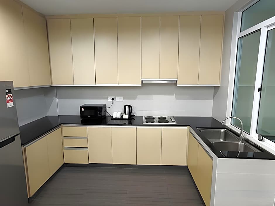 Imperial Suites Miri @ Diamond Tower Bay Resort Condominium