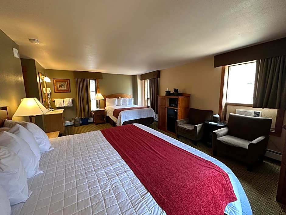 Photo 1 of 1 of Deluxe 2 Queen Beds, No Pets, View