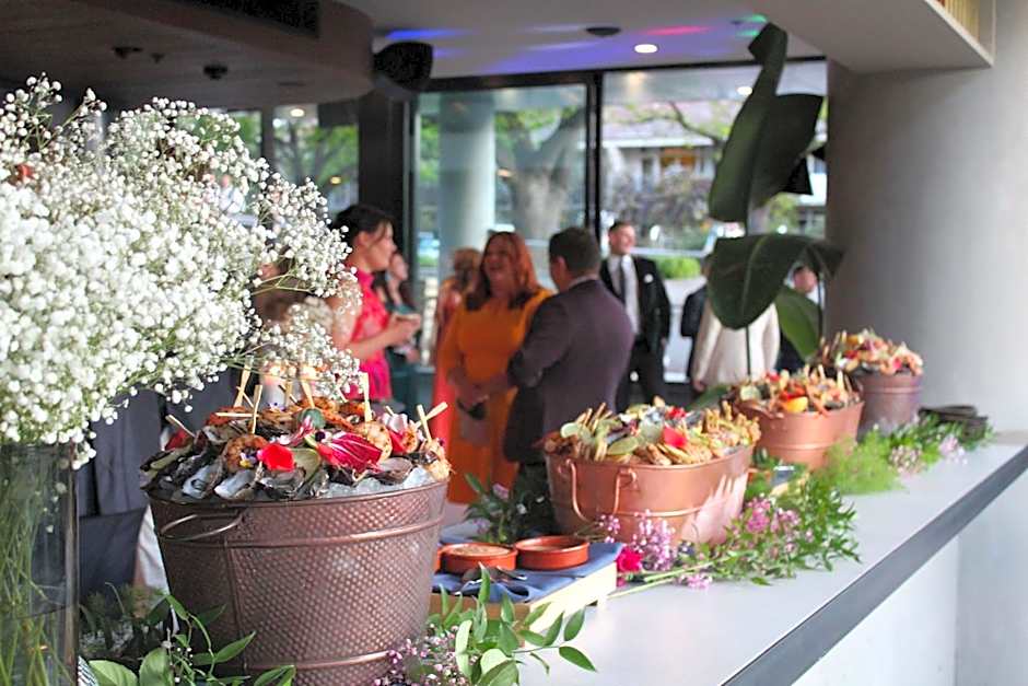 Midnight Hotel, Autograph Collection