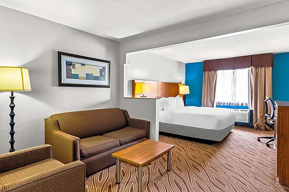 Photo 1 of 10 of 1 King Bed Suite