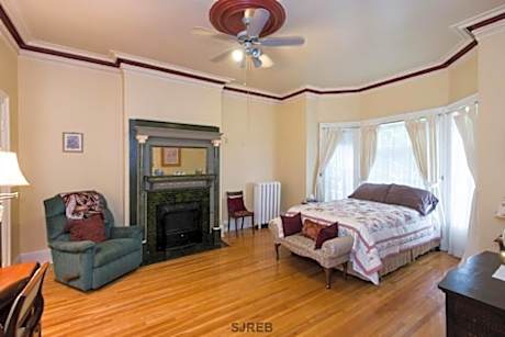 A Tanners Home Inn Bed and Breakfast