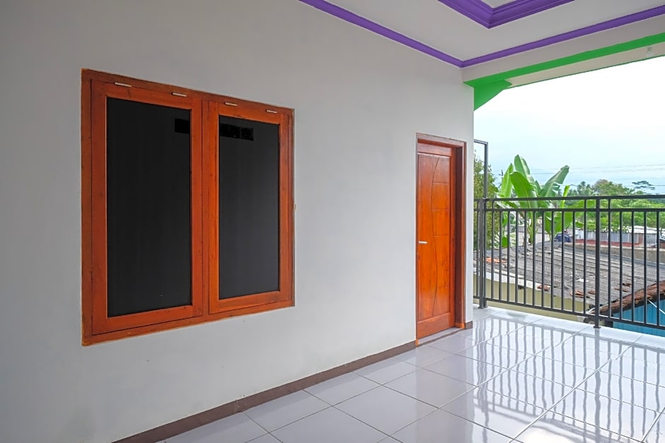 Urbanview Syariah Zidney 3 Salatiga by RedDoorz