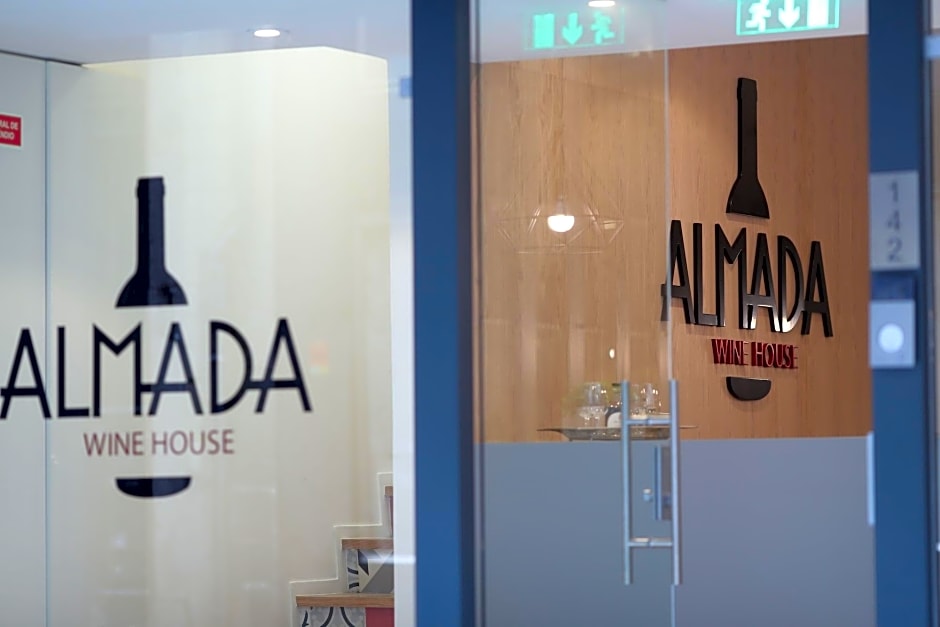 Almada Wine House
