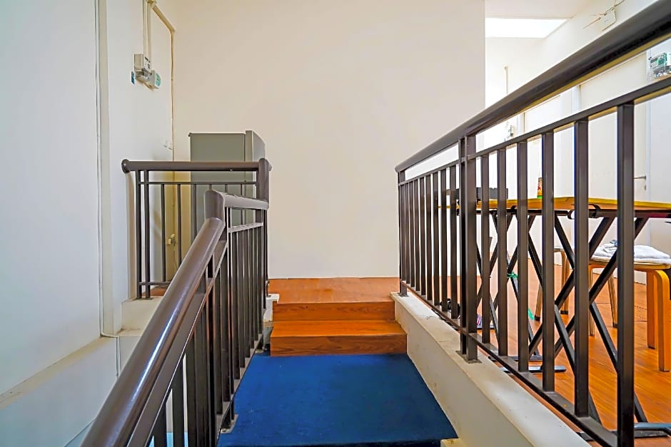 OYO Life 92720 Mekarwangi Guest House