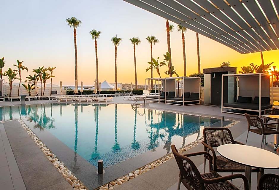 Tasia Maris Sands (Adults Only)