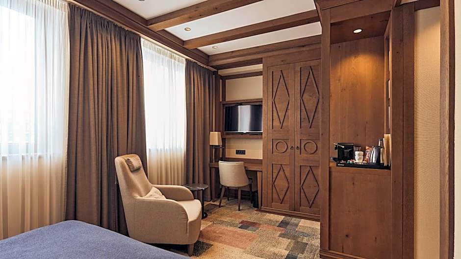 Grey Family Hotel