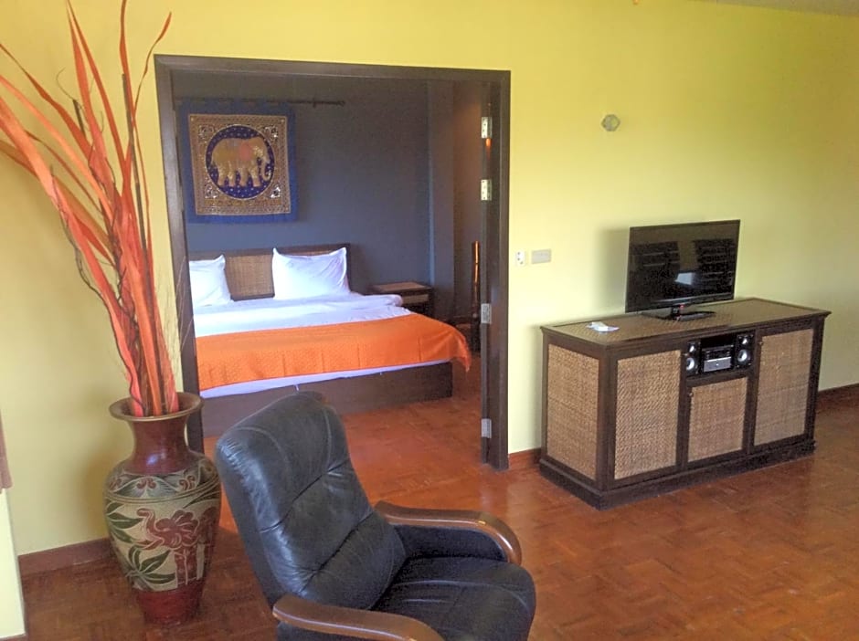 Photo 1 of 12 of Deluxe Apartment