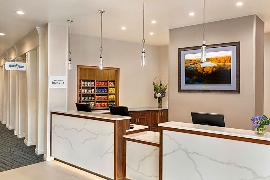 Delta Hotels by Marriott Helena Colonial