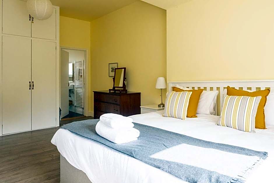 Willow House in Knodishall, Sleeps 7 - Only a short drive from Aldeburgh, Thorpeness & Snape Maltings - Managed by Aldeburgh Coastal Cottages