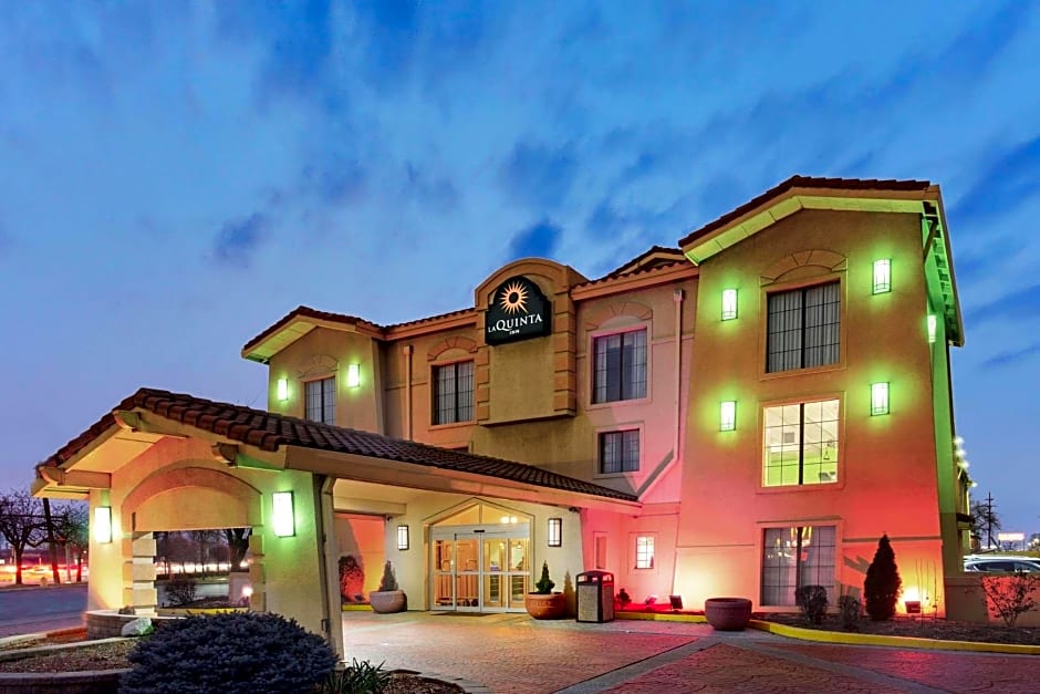 La Quinta Inn by Wyndham Chicago O'Hare Airport