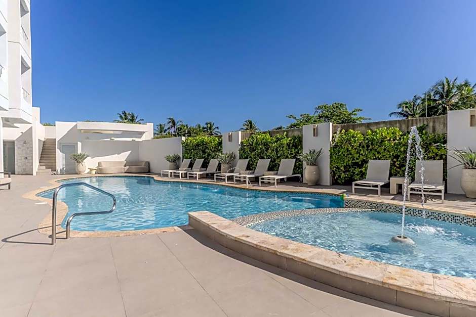 Comfort Inn & Suites Levittown