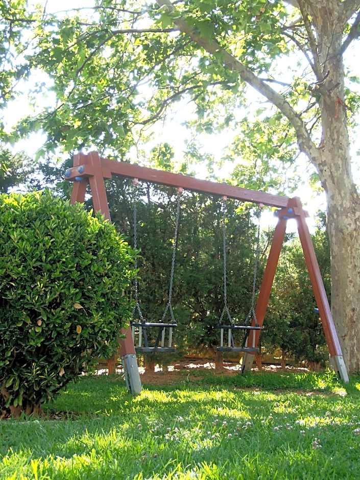 Paris Village Apartments