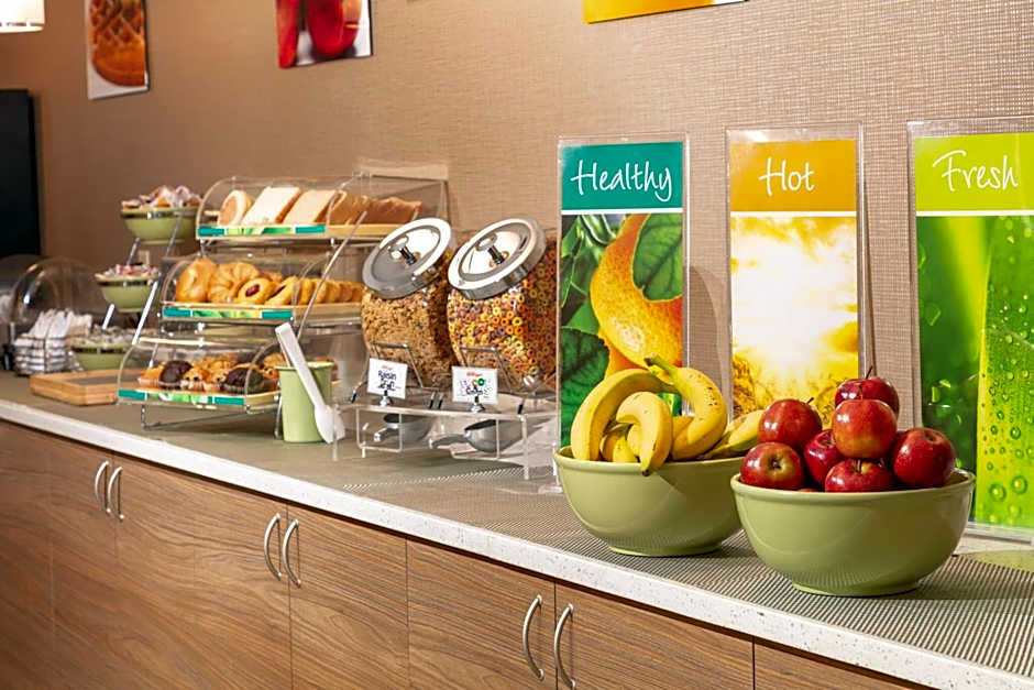Quality Inn & Suites Windsor