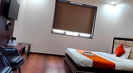 Hotel Raviraj Palace