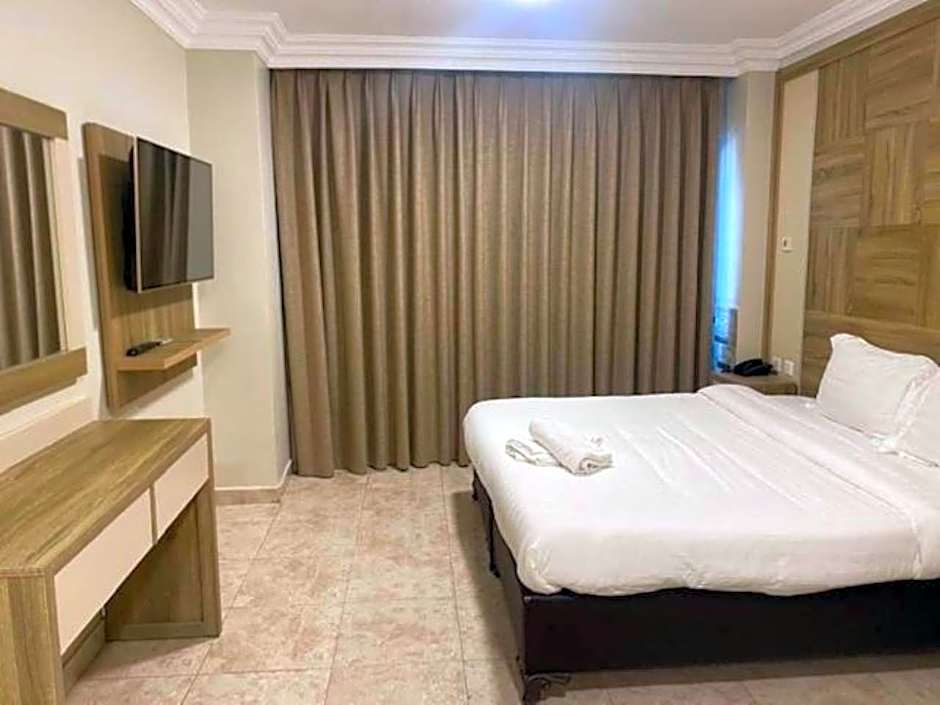 Mass Paradise Hotel