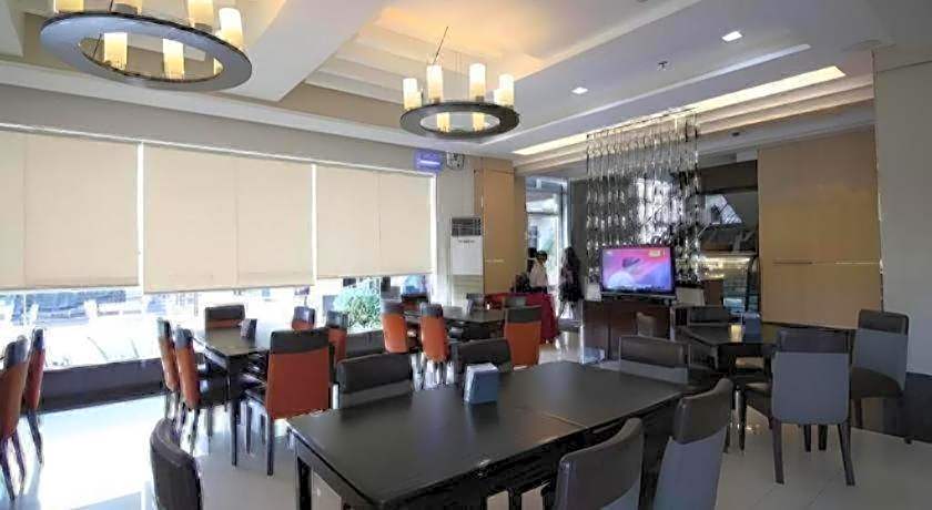 SMALLVILLE 21 HOTEL