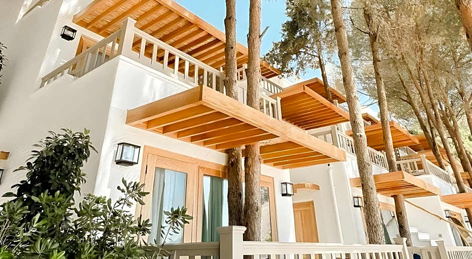 Perios Beach House - Adults Only