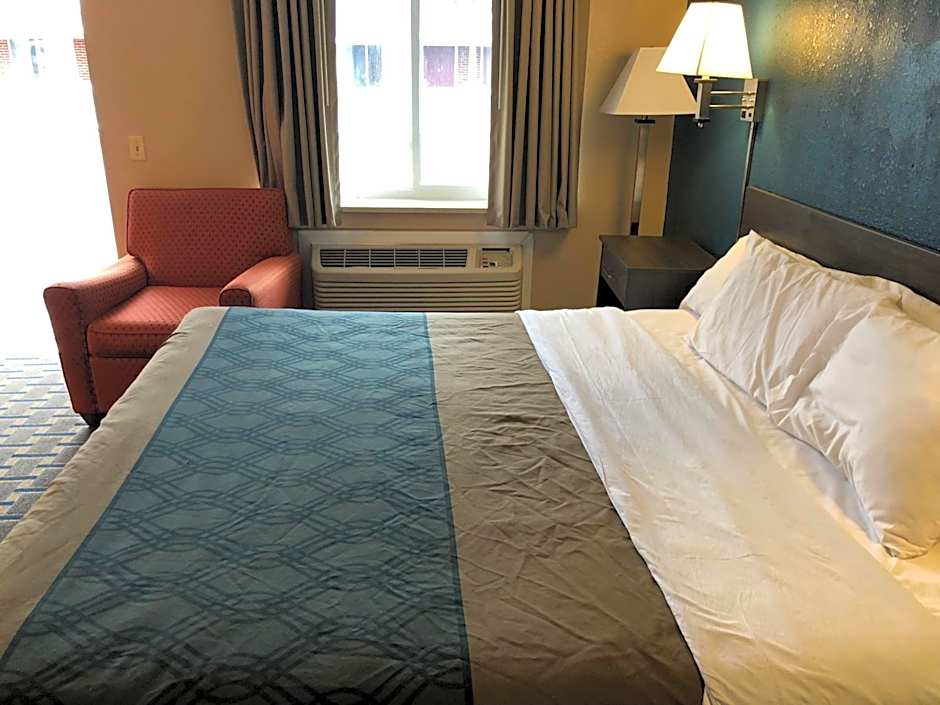Econo Lodge Cranston - Providence