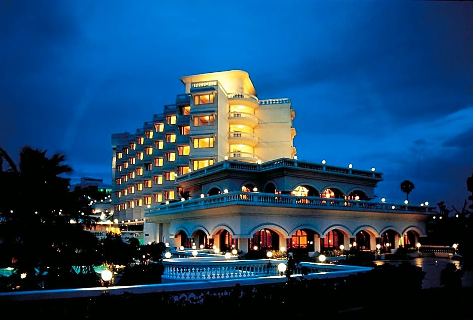 The Gateway Hotel Beach Road