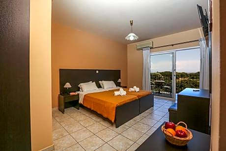 Triple Room with Sea View