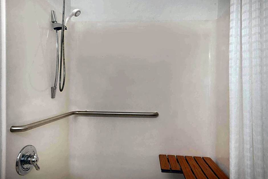 Country Inn & Suites by Radisson, Valparaiso, IN