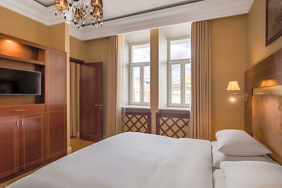 Grand Hotel Vilnius, Curio Collection by Hilton