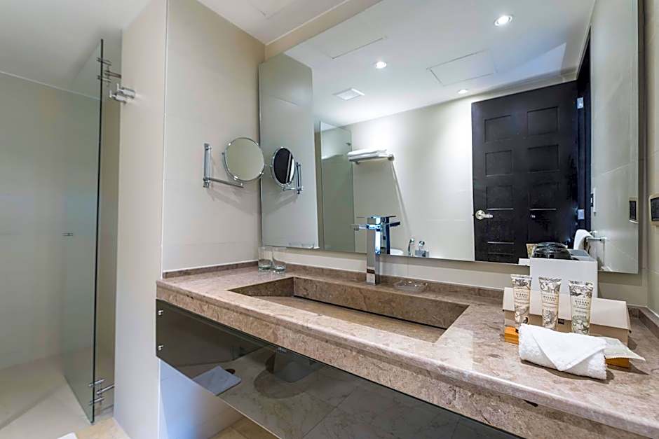 Movich Casa Del Alferez