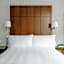 CLUB QUARTERS HOTEL, CENTRAL LOOP